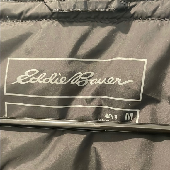 Like New - Eddie Bauer Men's CirrusLite Down Hooded Jacket, Black - Picture 4 of 7